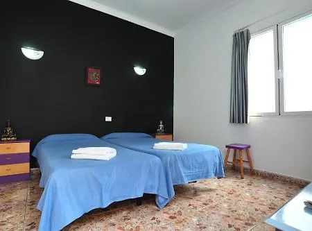 Alcaravaneras (adults Only) בית הארחה
